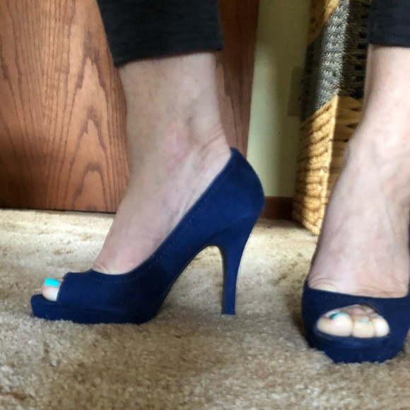 Candies size 6 Open Toe Pumps - Picture 6 of 7